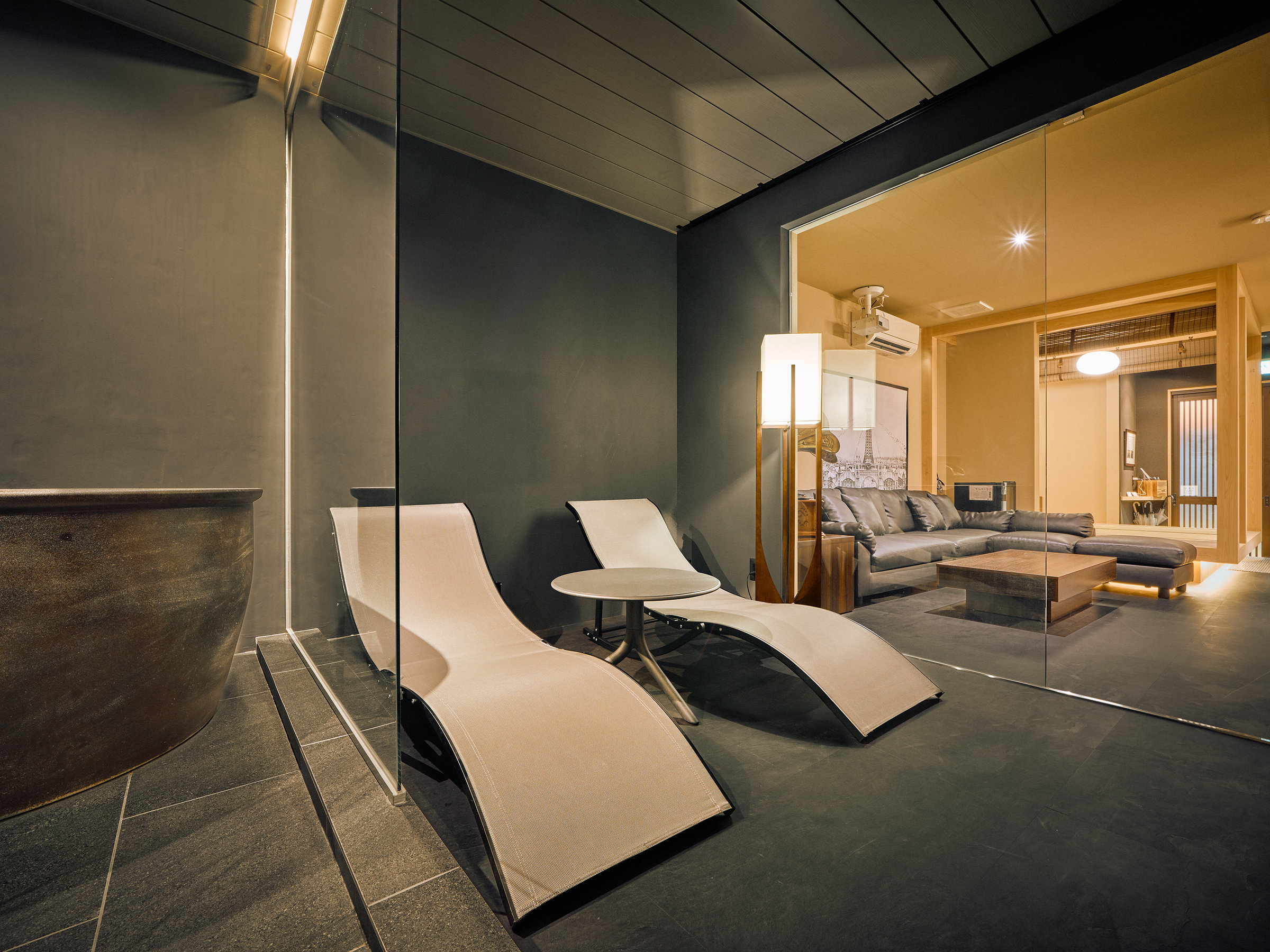 �T�E�i�Ɛ����C�Ƃ����C�����\������̓��N���C�j���O�u�[�X�ł̂т̂тł��܂��B