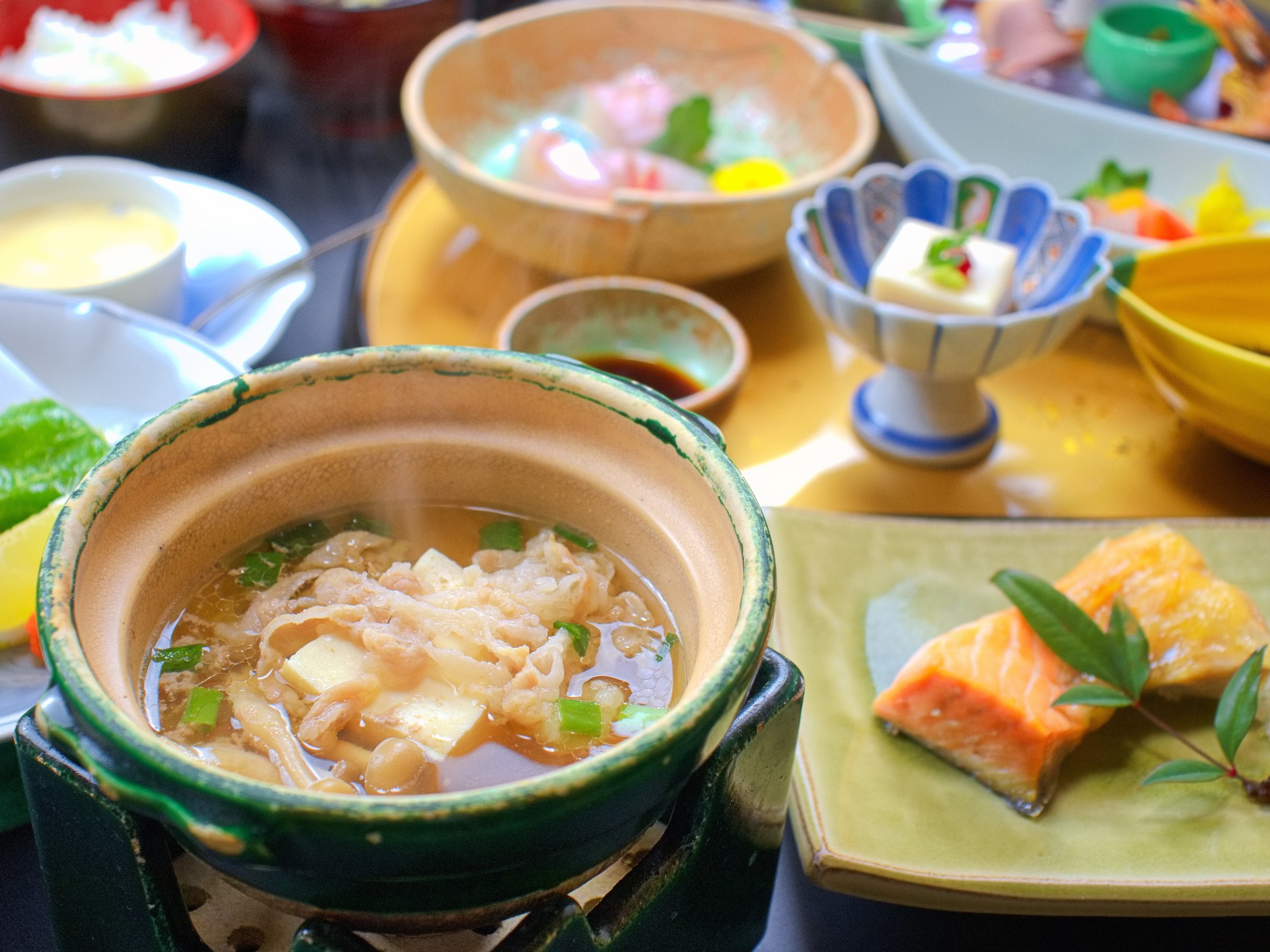 ���[�H���/�V���̊C�̍K�𒆐S�Ƃ����g������ȗ����h�������\�������B