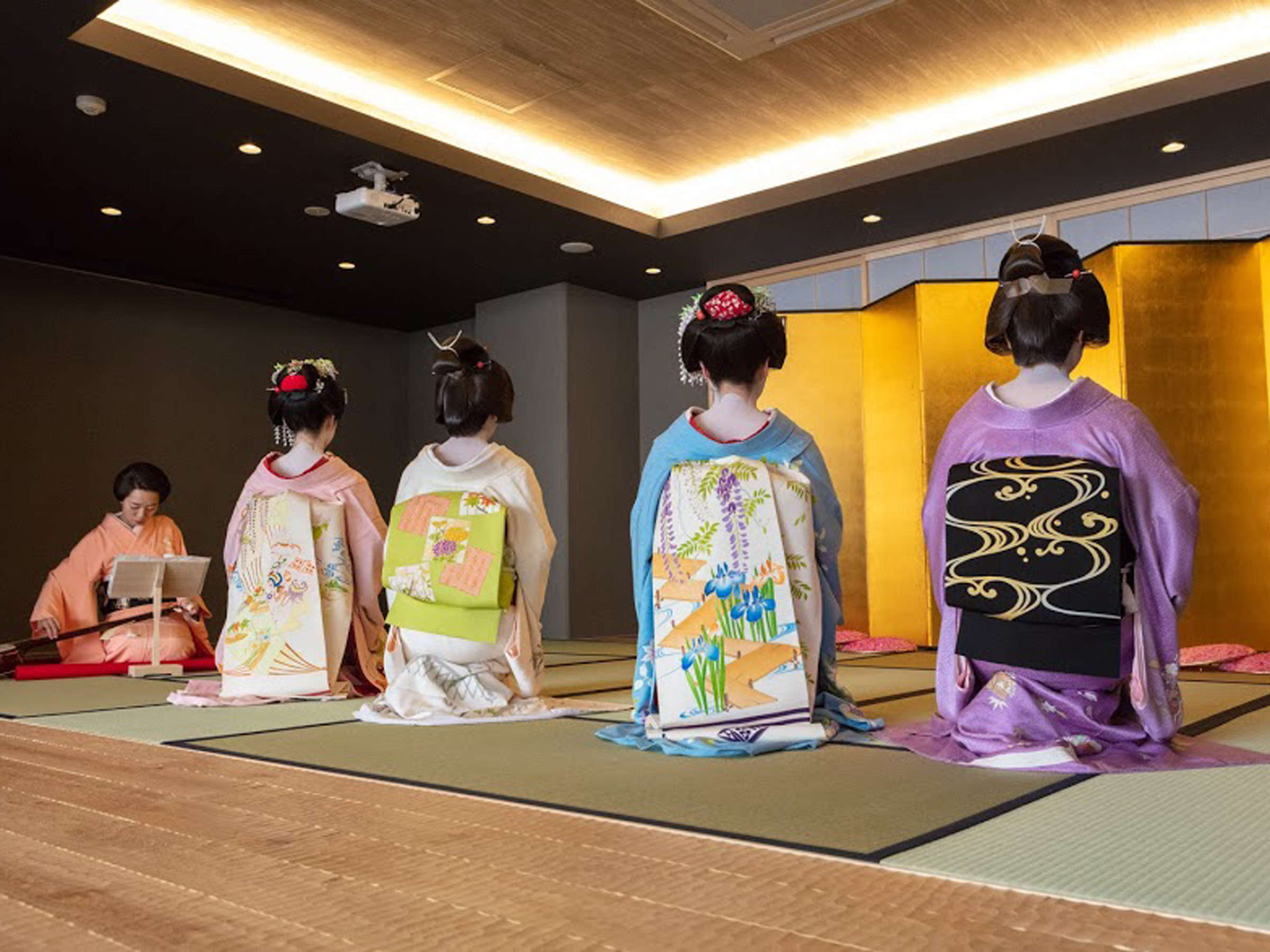 1F�a���́A�����̓W����A������ȂǁA�F�l�̂��W��̍ۂɂ����p���������܂��B