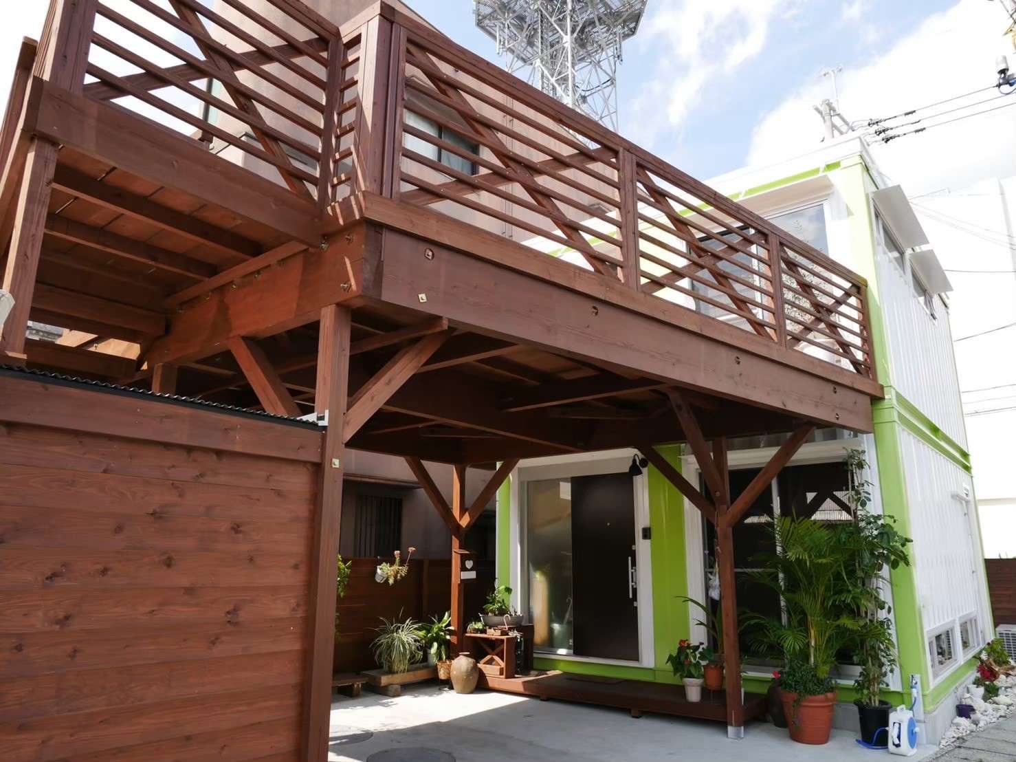 ��ʂ肩��̊O�ρB������Ƃ����R���e�i�n�E�X�B