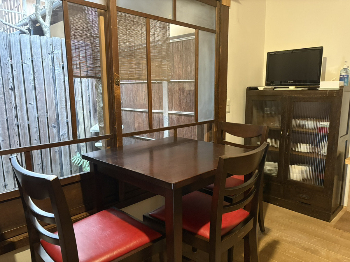 ���r���O