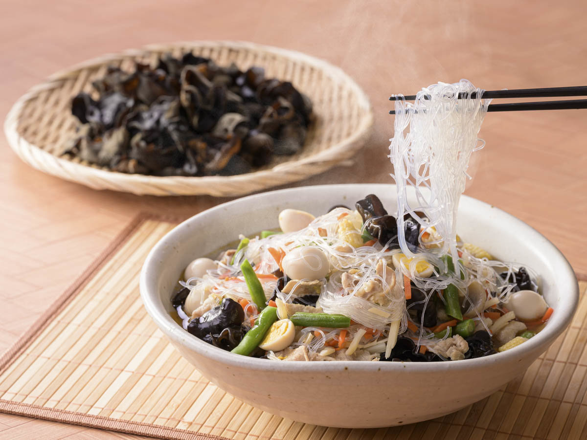 �y�F�{�V�s�X����z�{�K���X�[�v�ɏt�J�Ɩ�؁A�n���Y�����炰�̎|�݂��n������