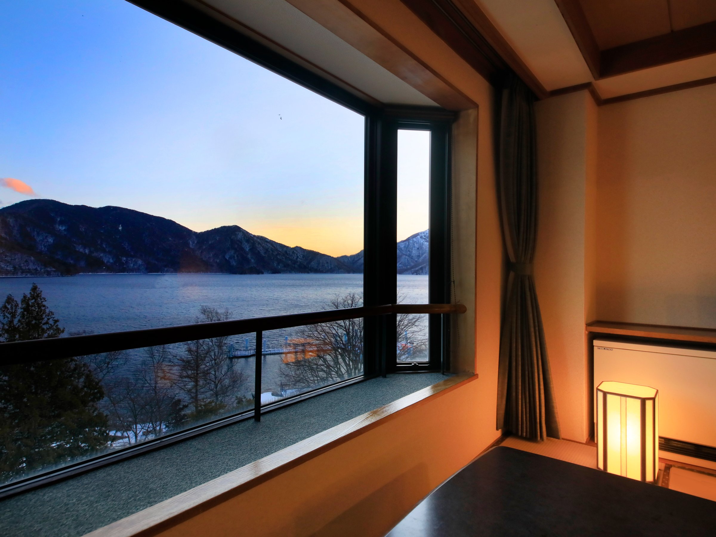 �y�q���z�������͓��{�S�i�̒��T���΂��]�߂郌�C�N�r���[�@���h�~�g���[������