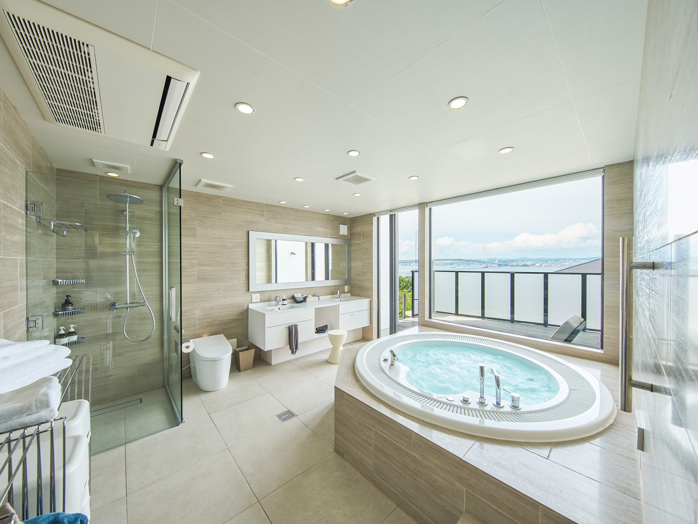 �o�X���[��