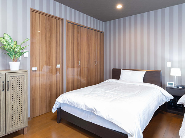 �y�c�C���z�傫�ȃN���[�[�b�g������̂ŁA�����؍݂ł��ו��������Ă����S�ł��B