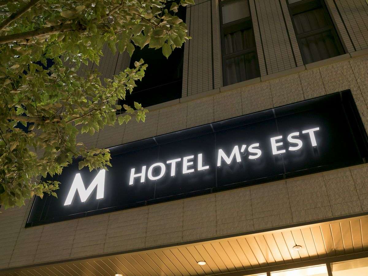 Ŕ