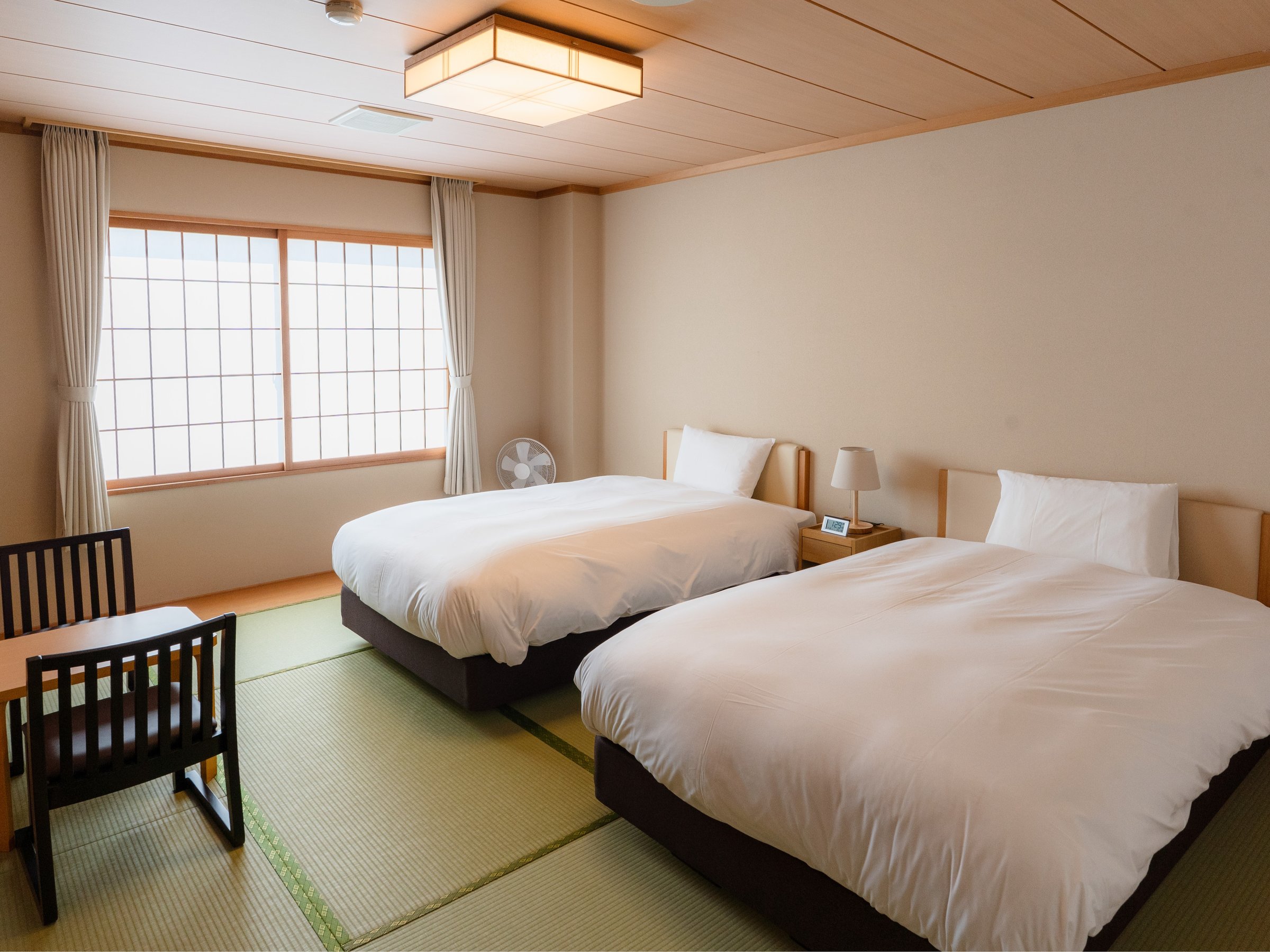 5���`10���G�ߌ���I2025�N�o��@�x�b�h�̂��v�]�ɂ��������Ęa��10��Ƀx�b�h��2�����܂����B