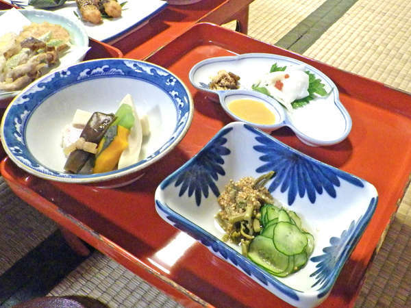 �y�[�H���z��������ύ���Ŗ����܂܂����������A�G�߂̓V�w����ʕ����X�c�`���̐��i�����������オ��B