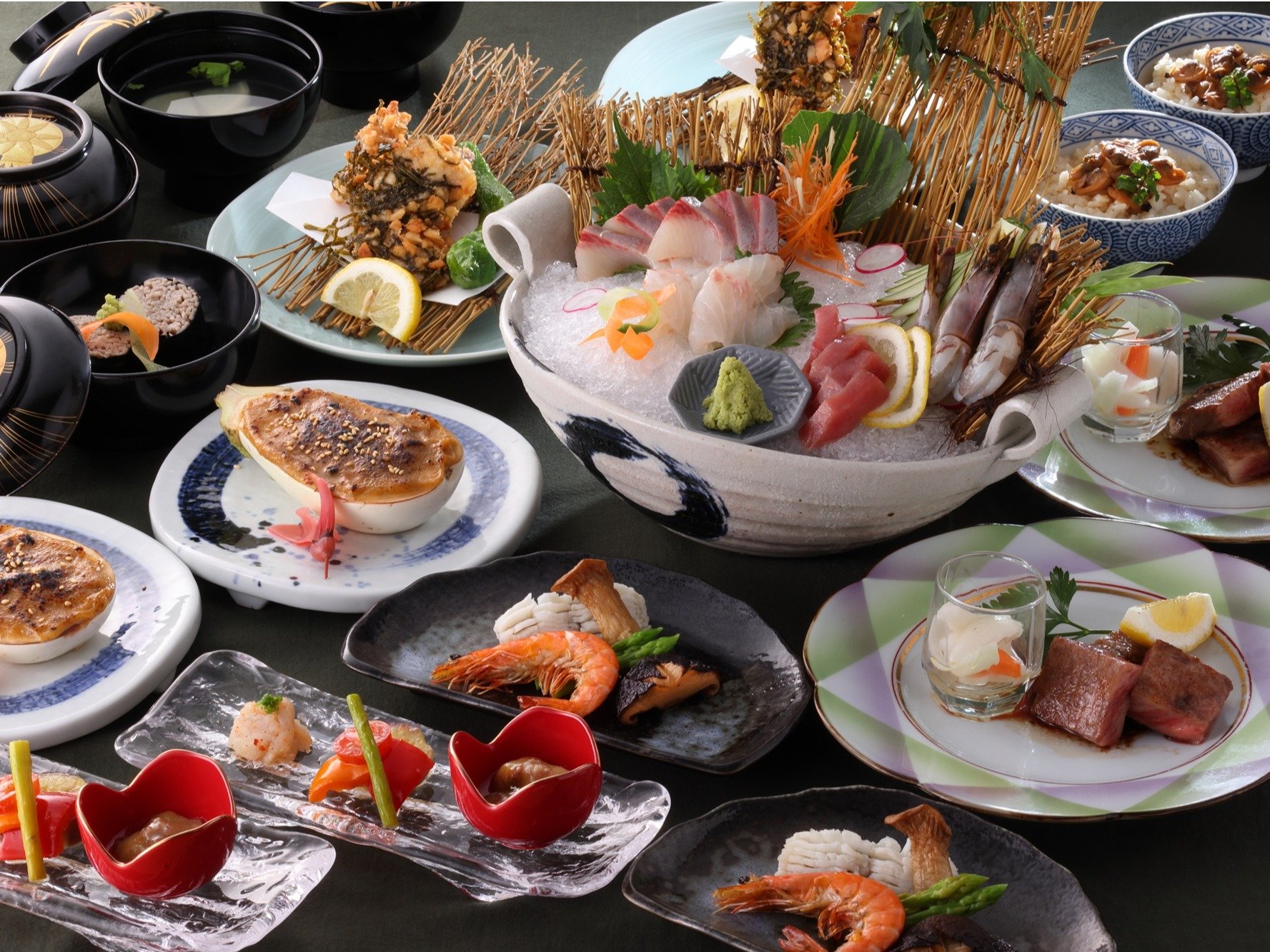 �y�I�v���΃C���[�W�z�C�Ɋ��Y�����قȂ�ł͂̐V�N�ȐH�ނƁA�n���̏{�̎|�����Ïk�������Η����B