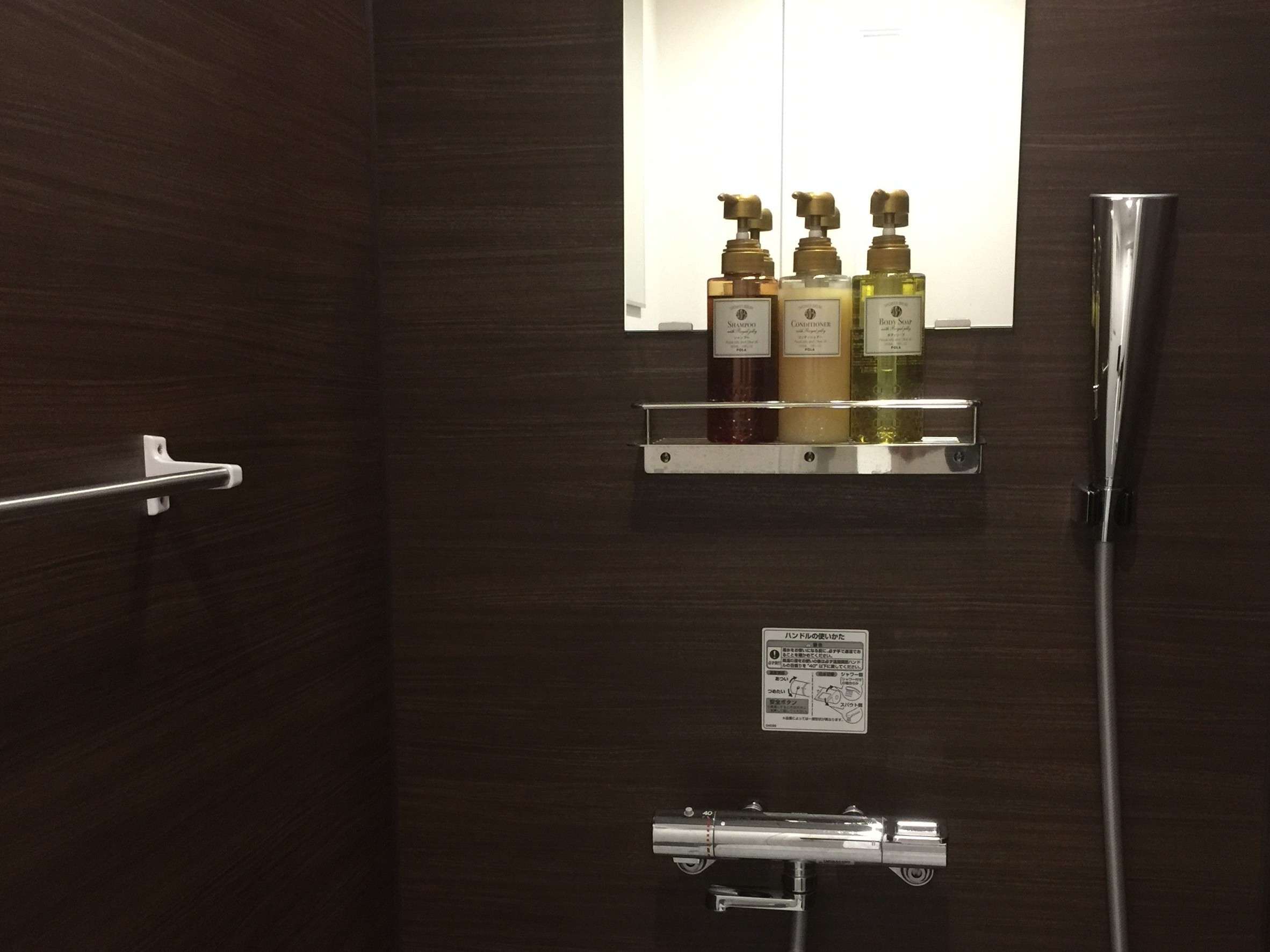 �V�����[���[��