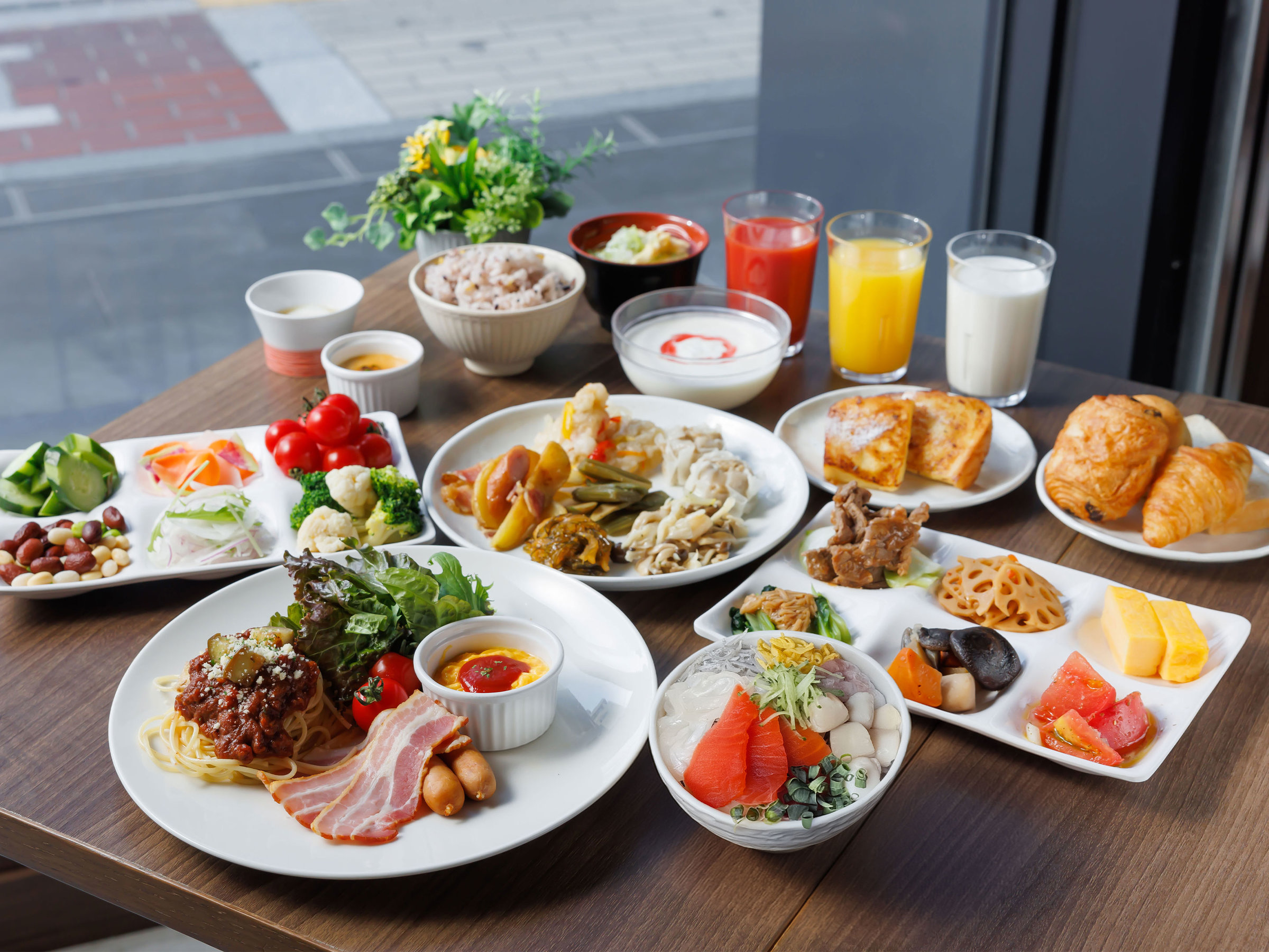 �y���H�z�k�C���̑�n�������钩�H�r���b�t�F�őf�G��1���̃X�^�[�g���B