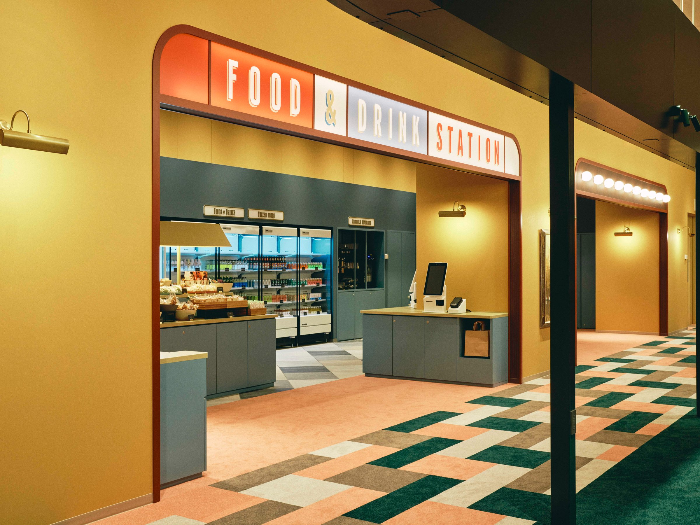 24���Ԏg����Food �� Drink Station�B