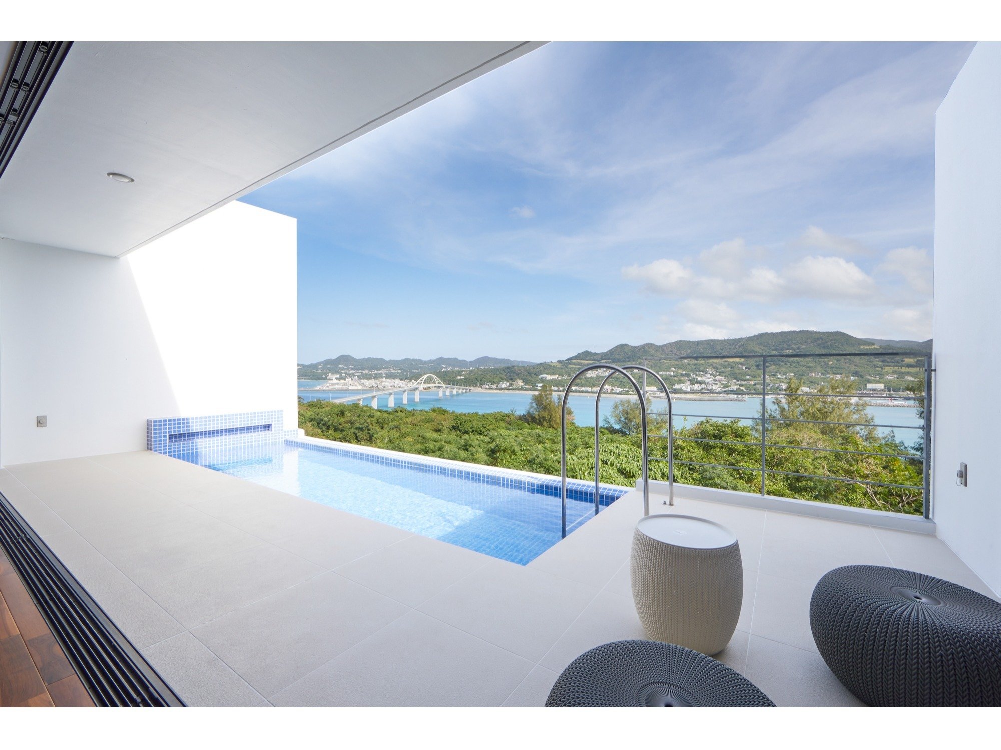 eXACtBjeBv[i݁ACƂ̊ԂɕʌzłBj