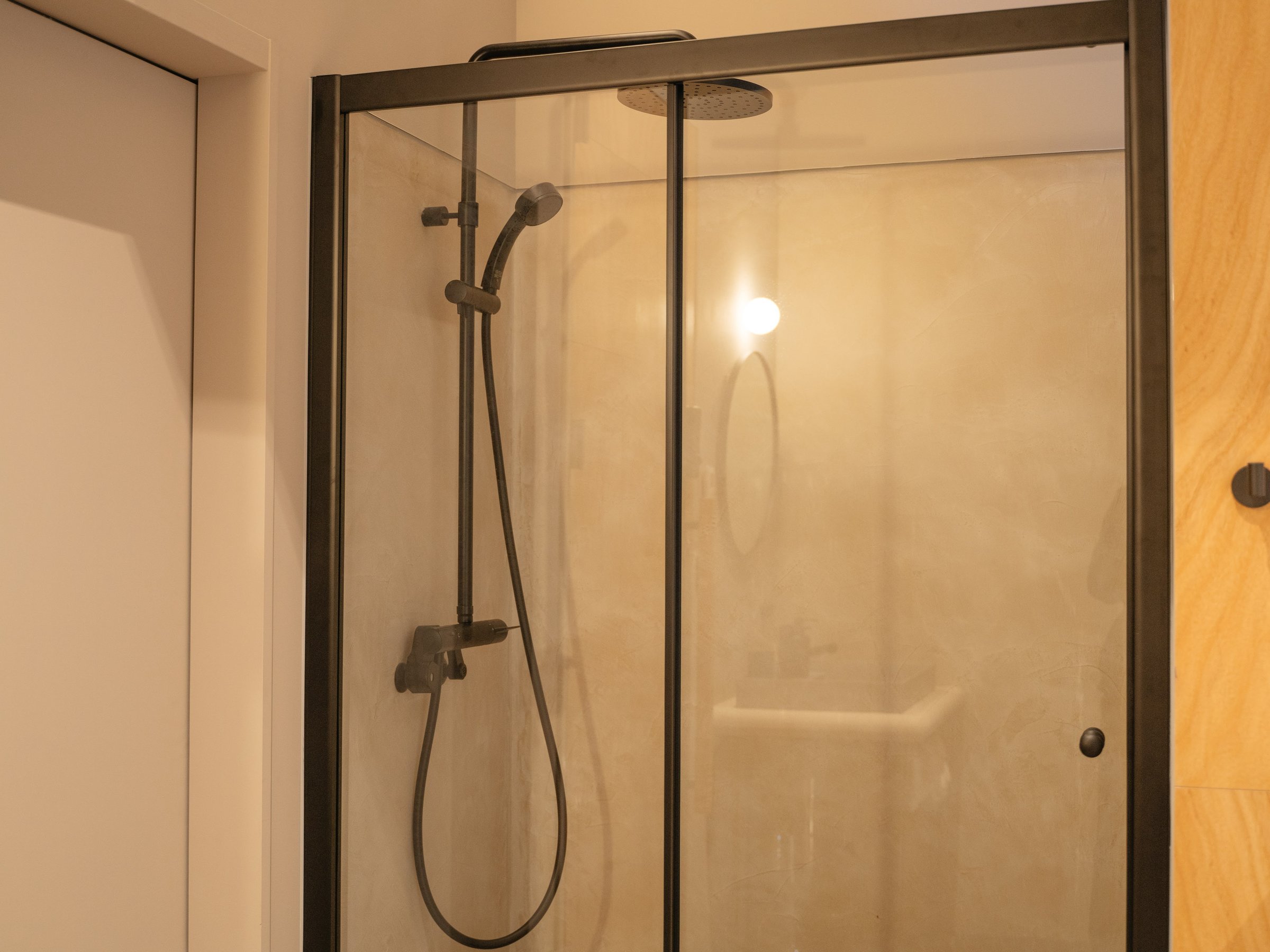 �V�����[���[��