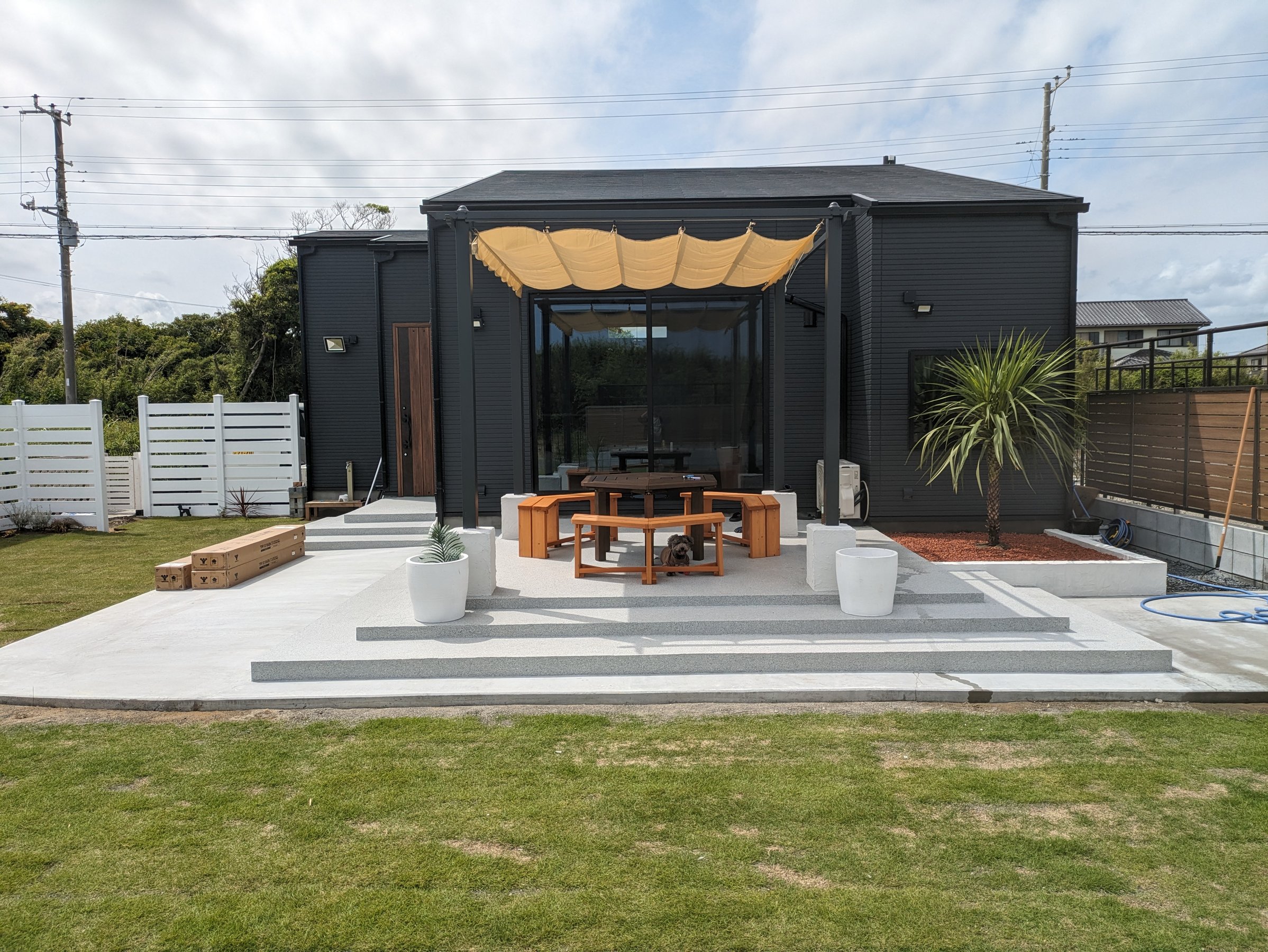 ���납�猩���R�e�[�W�̑S�̂̊O��