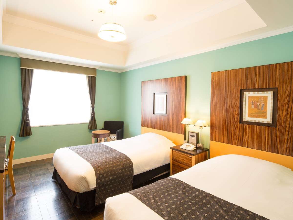 �X�^���_�[�g�c�C���i22.2�u�`25.6�u�j