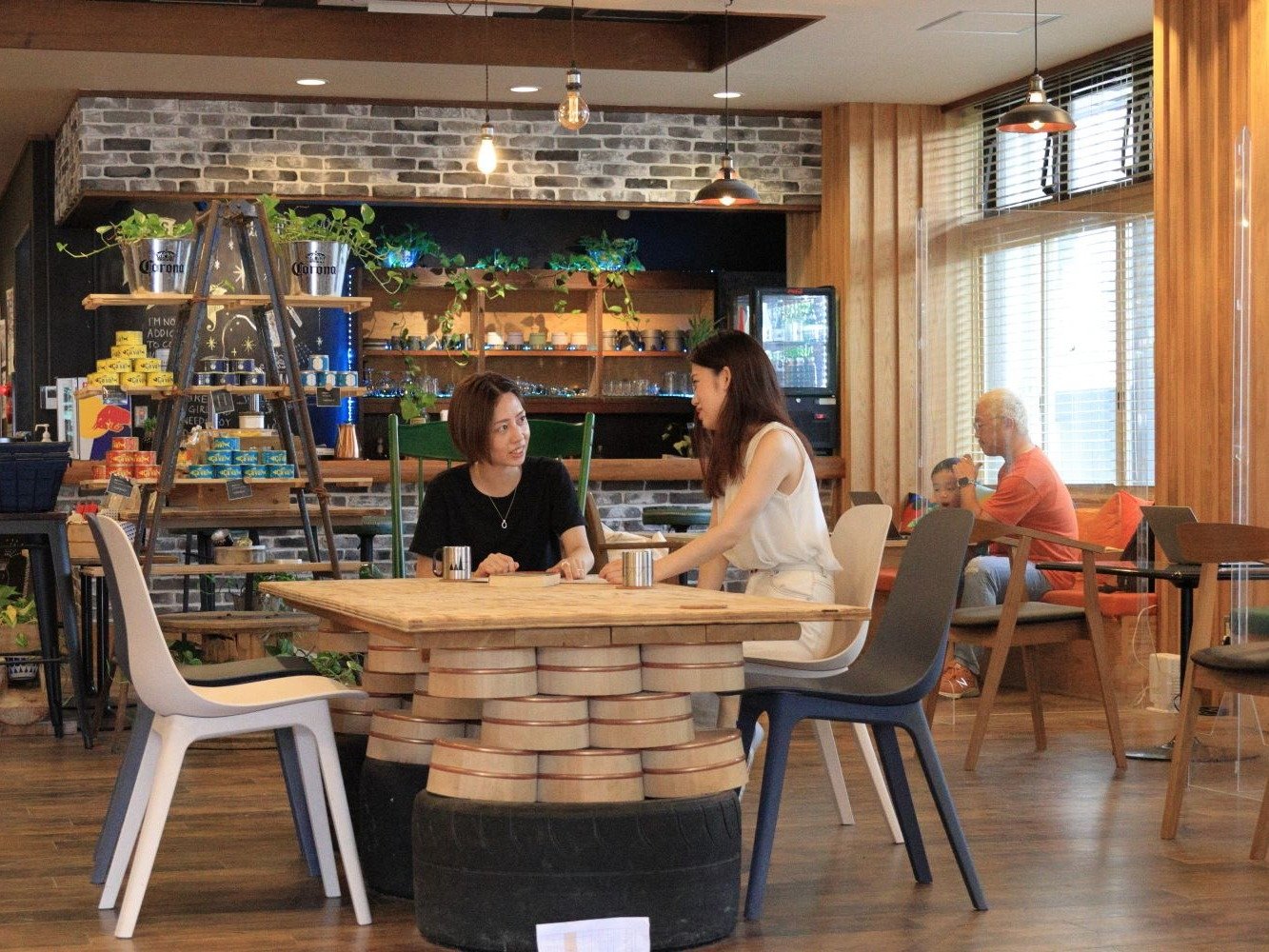 Lobby/���r�[�F�J���I�ȃ��r�[�ł����R�ɂ����������܂��B