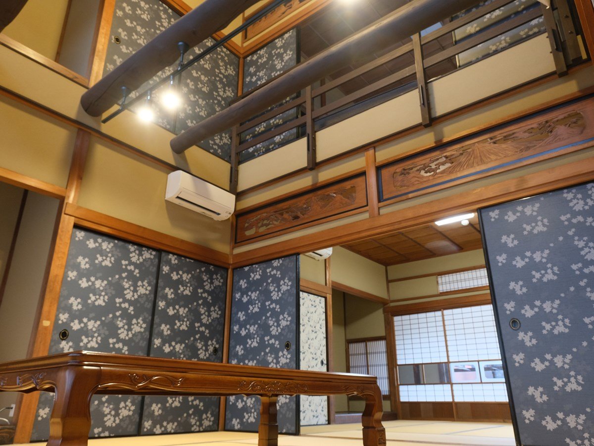 �P�K�ƂQ�K���Ȃ����������̋���