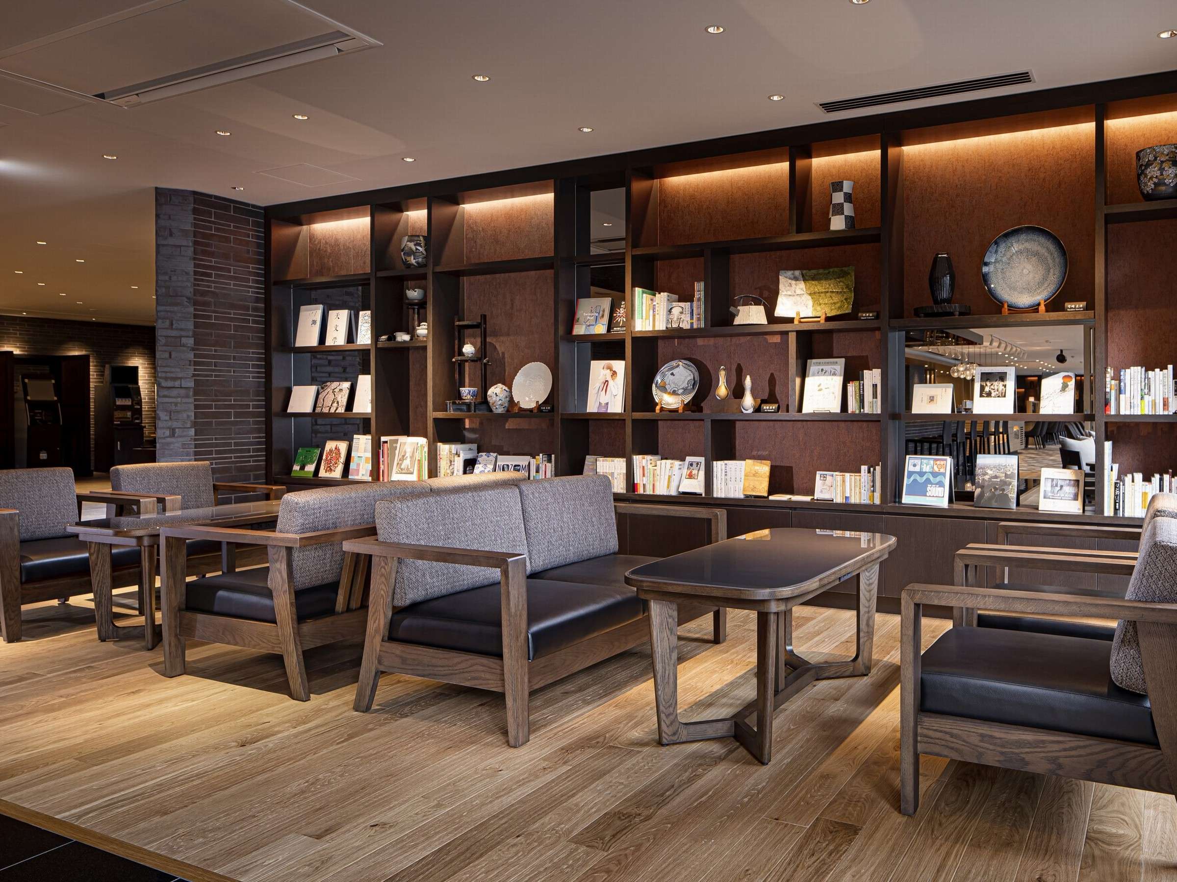 �h���Ґ�p���E���W�@���p���� 10:00-17:30�i�e�C�N�A�E�g�̂�22:00���j