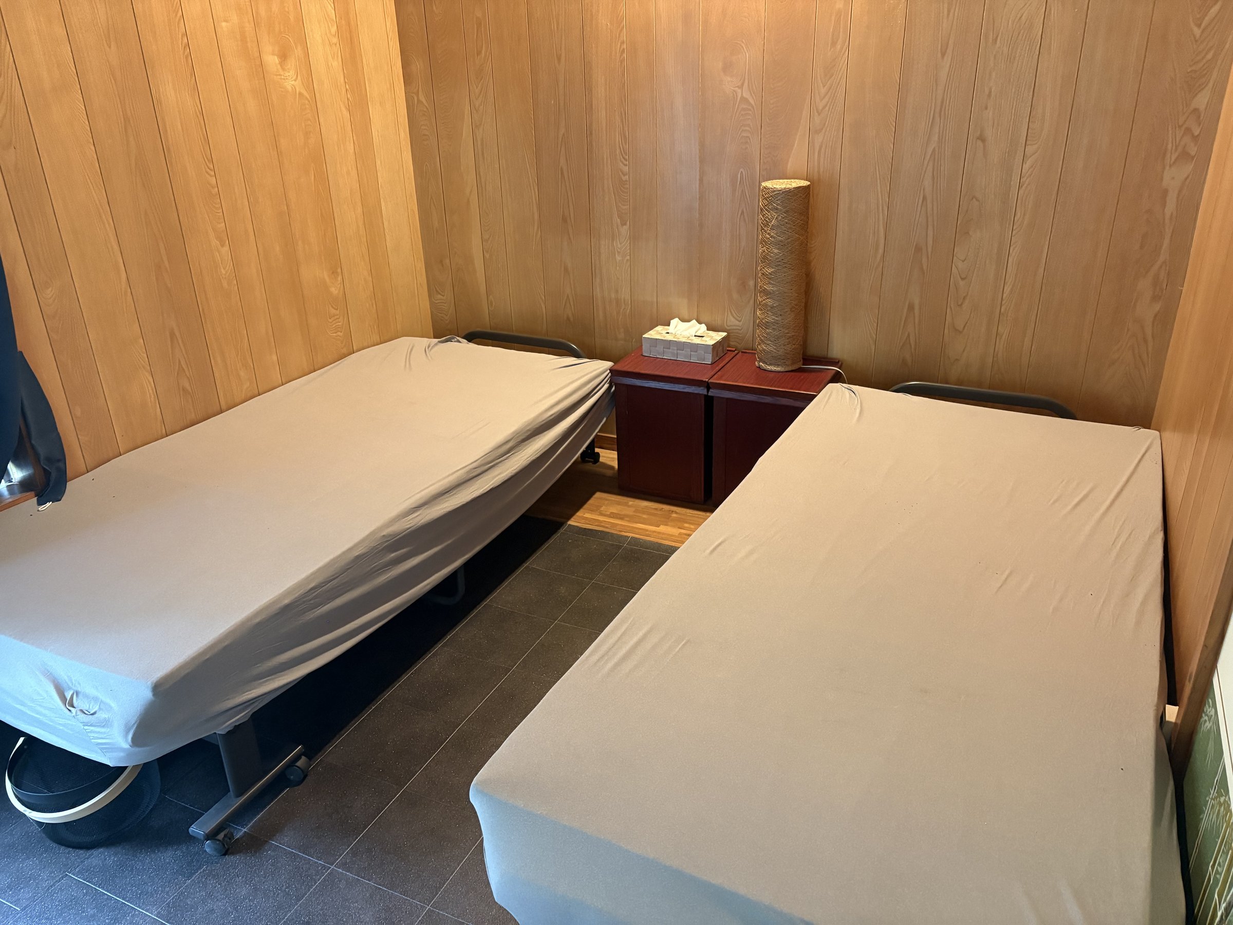 �x�b�h���[��