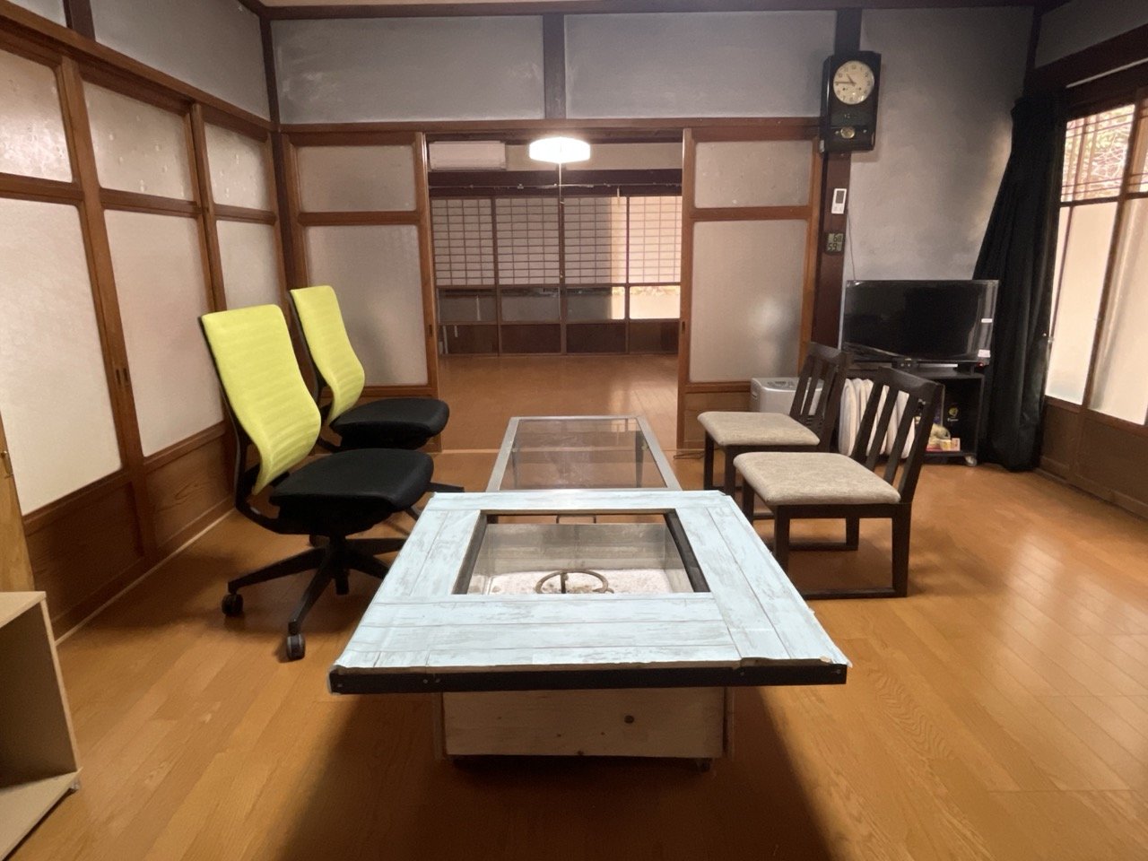 �L�X�Ƃ������r���O���͘F���e�[�u��