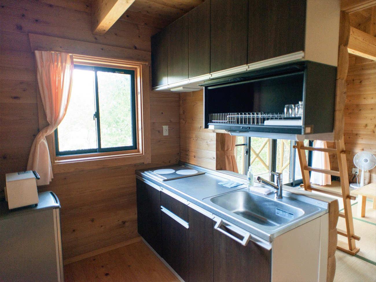 ���O�n�E�X�A�����A���������L�b�`��