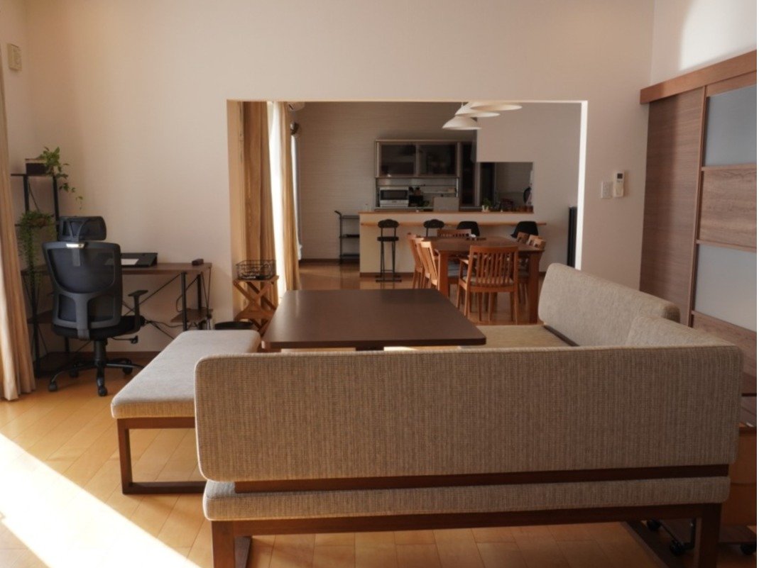 ���r���O���[��1�A�f�X�N����