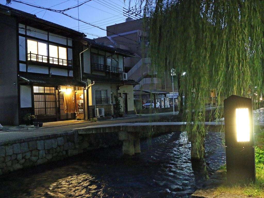 ����ɂ������ޔ����