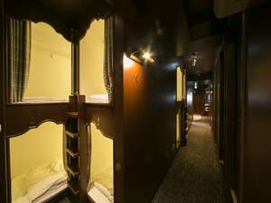 �h�~�g���[