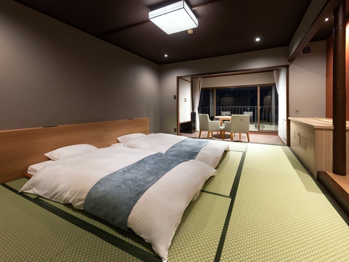 2025�N���j���[�A���B��Ƃ̒��a���؂ɂ�����߂̃V���O���x�b�h��2�䂲�p��