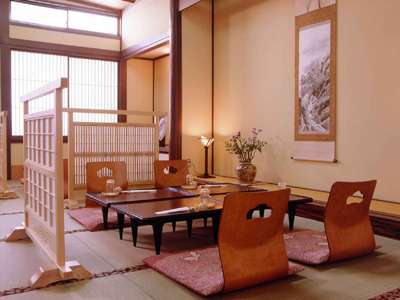 ���H�����`���T���̏t�ďH�~�A�{�̂������������\���������`