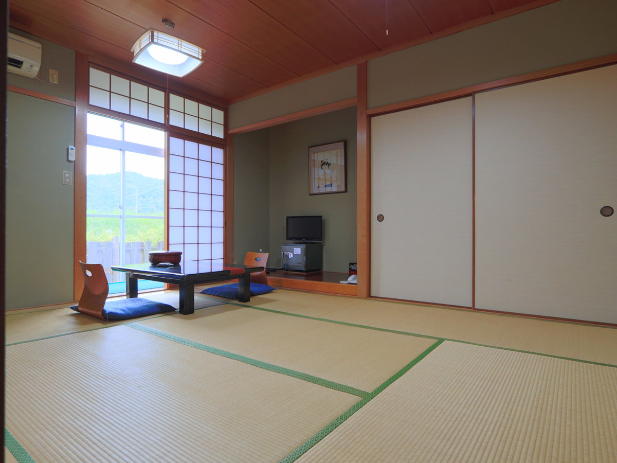 �y6���a���z �������������͋C�̋q���ł�