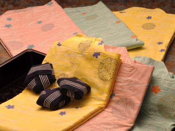 �ٓ��ł����p����������F���߂͂R�F���炨�D���ȐF�����I�т��������܂���