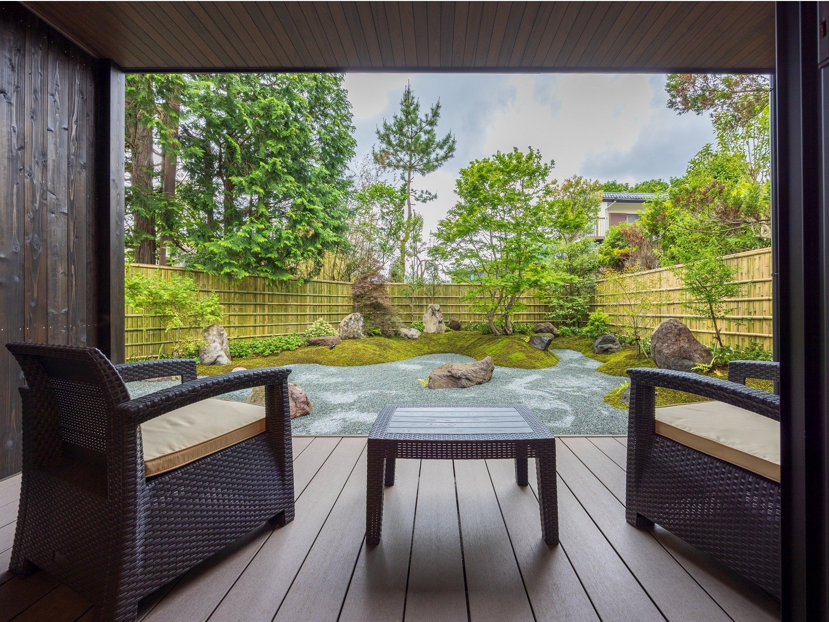 �뉀�𒭂߂�e���X�f�b�L