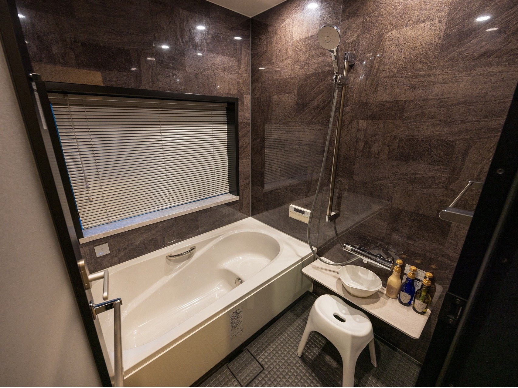 �L���o�X���[��