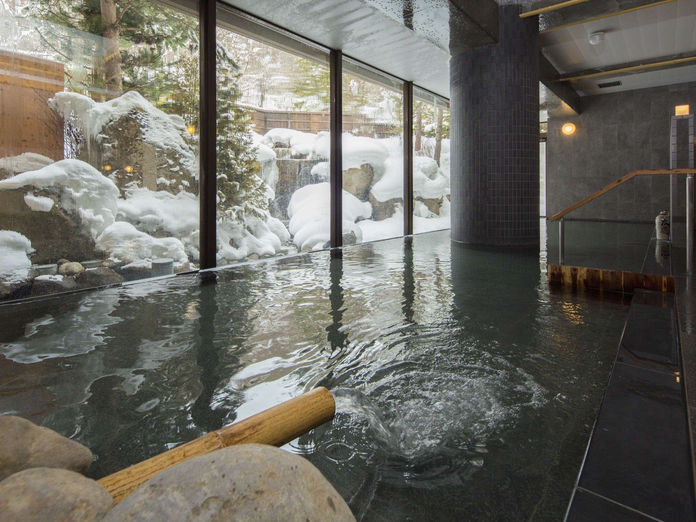 y嗁1K:n̓z~̒ɂ́AVтɗĂ܂