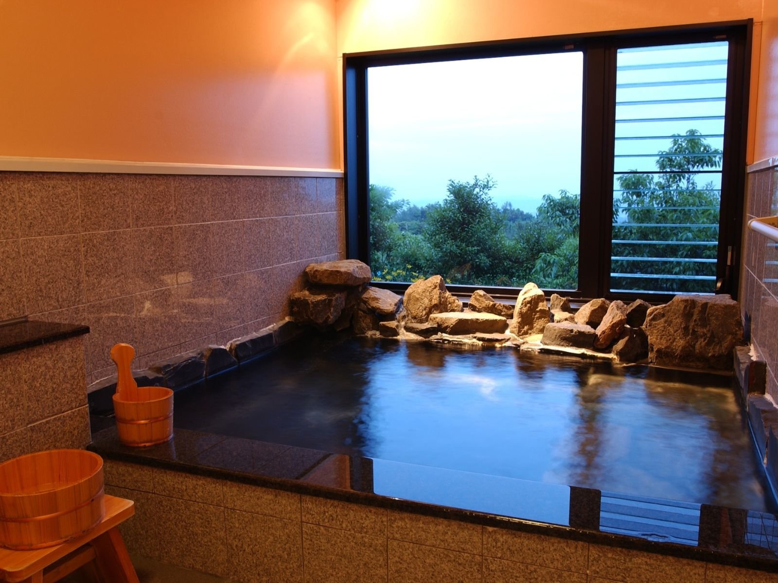 ���]�l�b�g���򕗘C�����D���Ȏ��ɁA���D���Ȃ����B�J�������ӂ�邨���Ԃ��B16:00-23:00 / 6:00-9:00�@