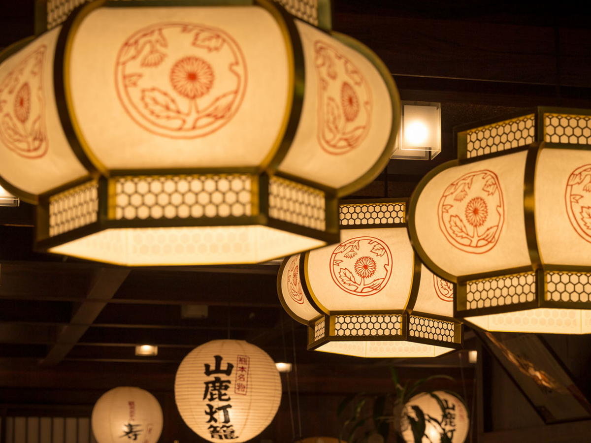 �R�����Ăɍʂ��郍�r�[