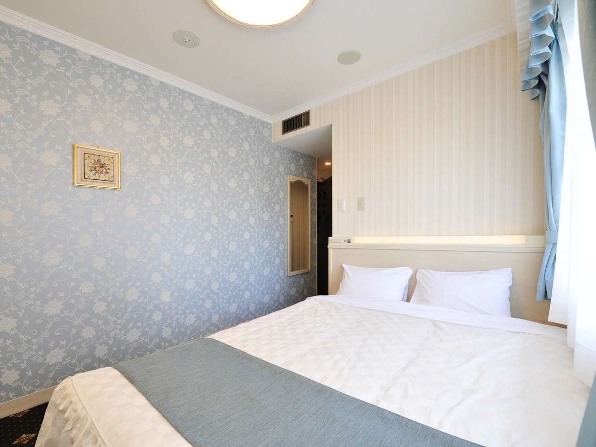 �y�f���b�N�X�_�u�����[���z�L����14���āE�x�b�h��160cm�@6�K�̓u���[�Ɣ��̂���₩�Ȃ������ł��B