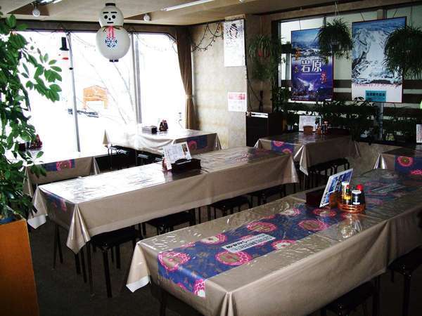 �H���ł́A���������ă{�����[�������Ղ�̐H�����y���߂܂��I