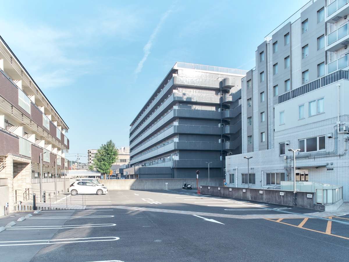 ���ʒ��ԏ�F���ʎԁ@��45��i�撅���j1300�~�^1���i����13���`��13���j���n�����ԏ���������܂��B