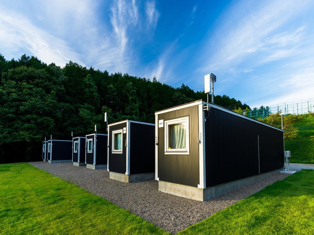 �X�Ɋ��Y���Â��Ȋ��ŁA�X�}�z�����Ŋ�������X���[�Y�ȑ؍݂��ł���R���e�i�^�h���{�݂ł��B