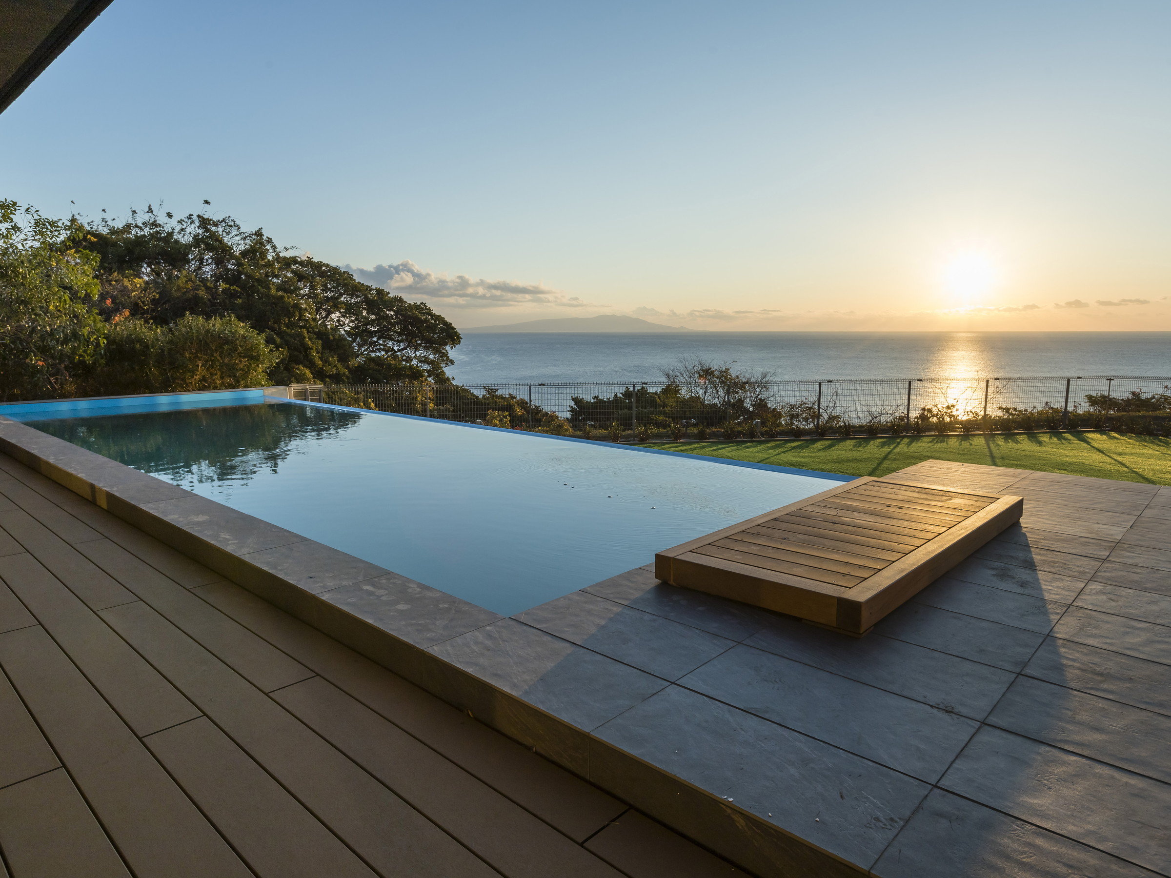 �y�ʓ@ULALA�z�I�[�V�����r���[�v�[���t���꓏�݁^212���ā��C��]�̔��I�V�t