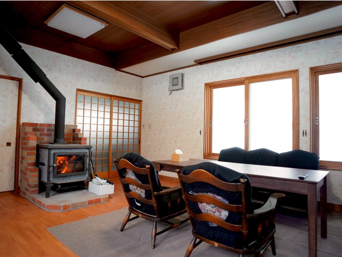 ���r���O