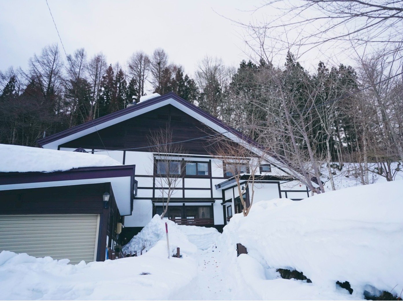 �O�ρi�Q�K���Ăł����A�h���͂P�K�݂̂ł��j