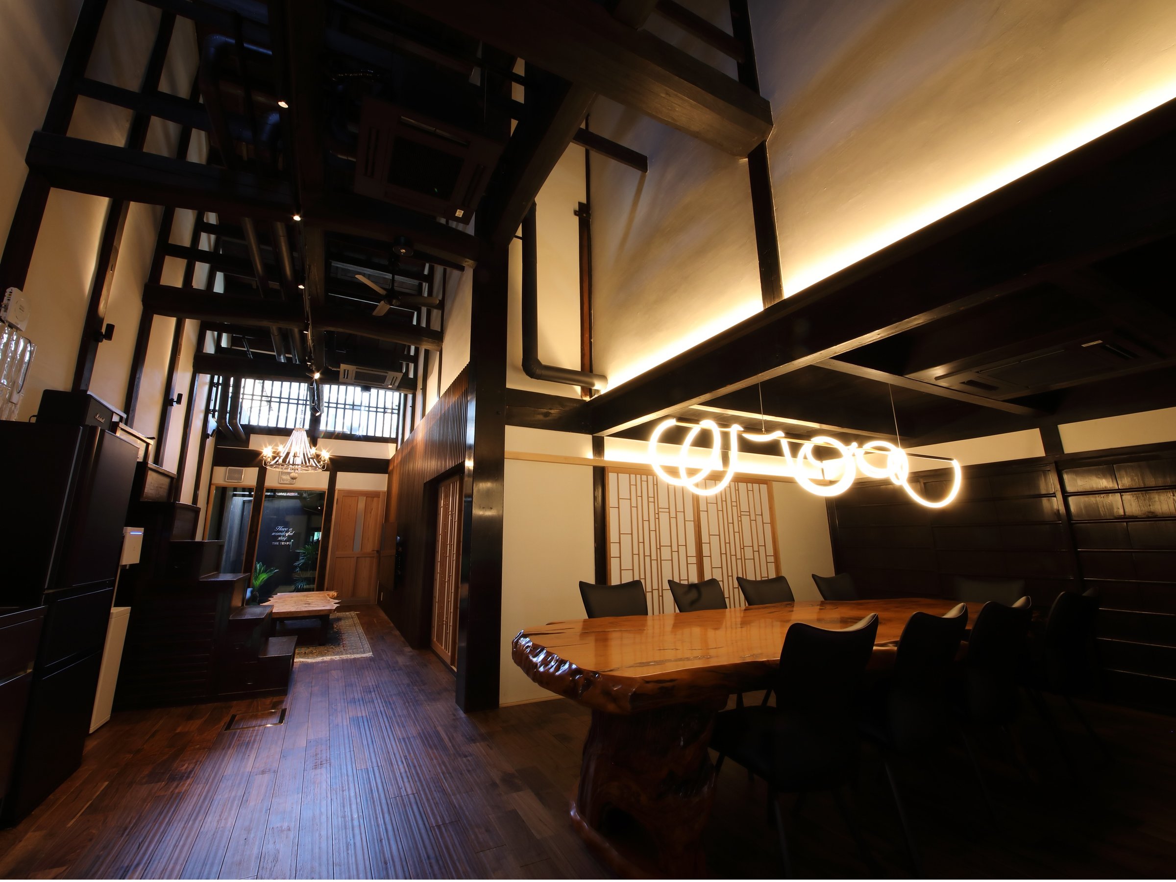 �_�C�j���O�L�b�`�������r���O