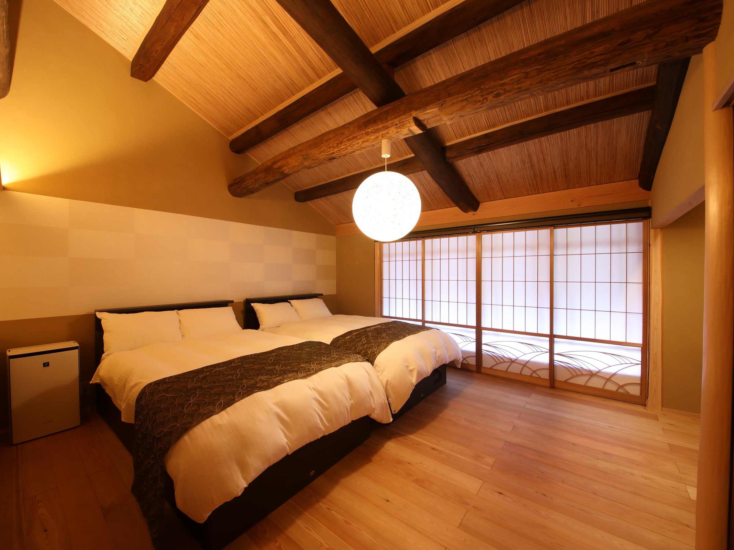 �x�b�h���[��1