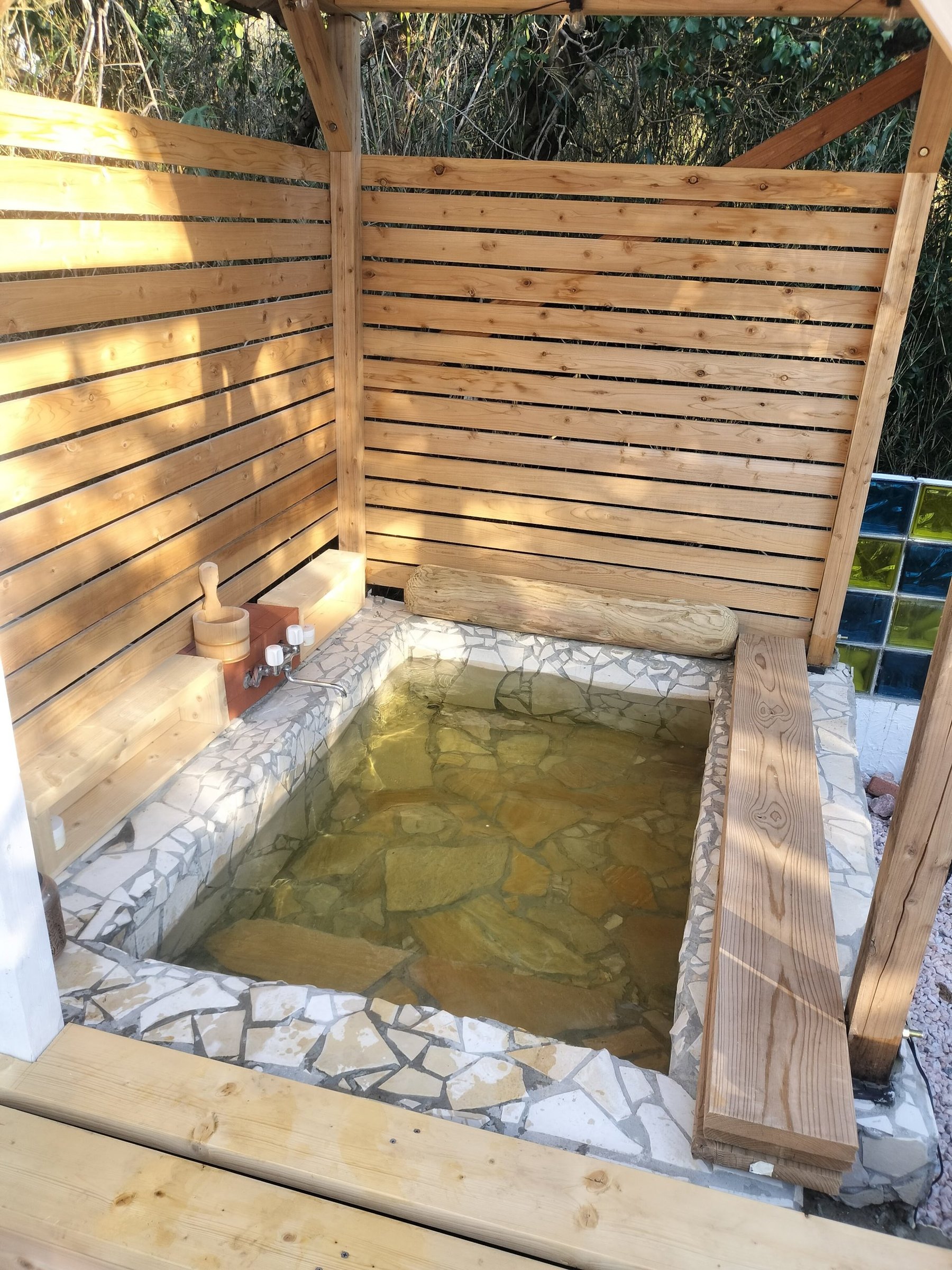 �V����C�ɂ��������鉮���t�����O�����o�X�B��p�̐����C�������B