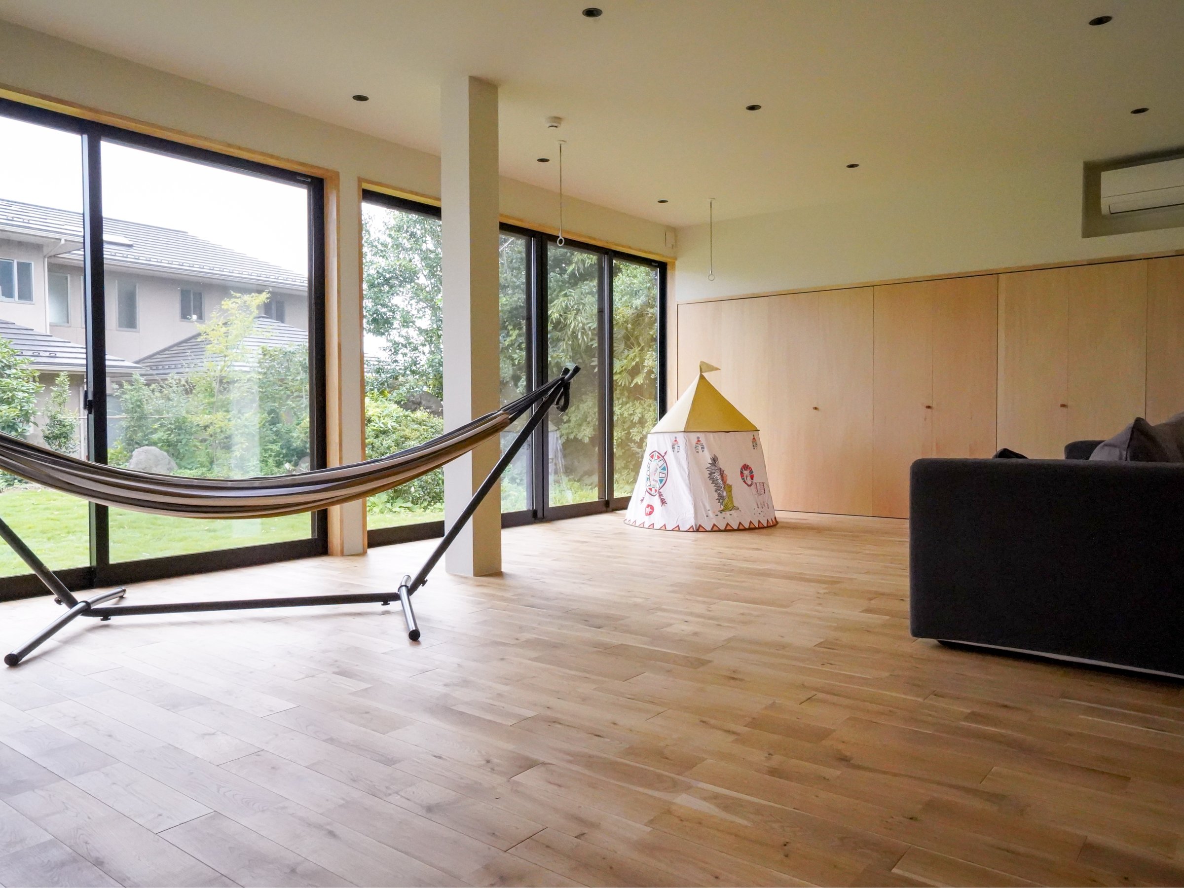 �q�ǂ����V�ׂ�L�����r���O