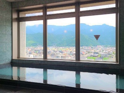 9�K�W�]����y�j���z�E�V�C�̗ǂ������Y��Ȍi�F��]�߂܂�